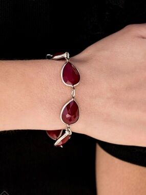Paparazzi New “Reigny Day” Teardrop Bracelet